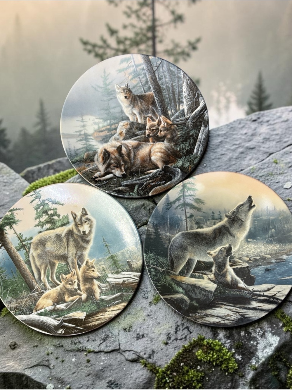 🐺 Kevin Daniel “Call of the Wilderness” Wolf Plates – Set of 3